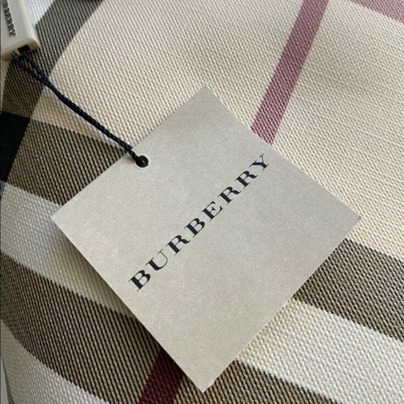BNWT Authentic Burberry tote bag. - Picture 6 of 10